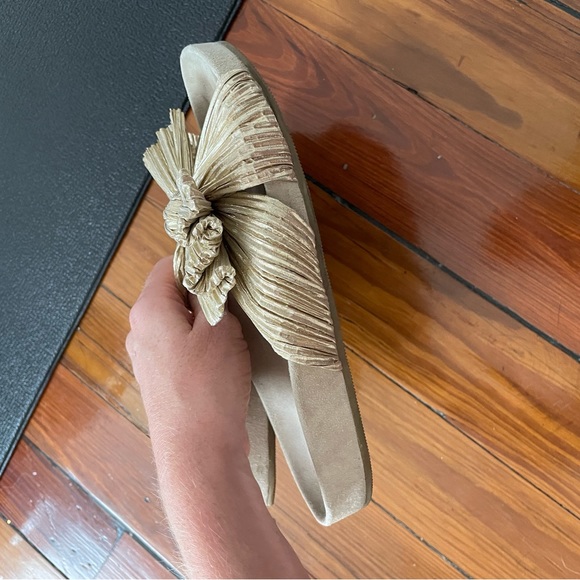 Loeffler Randall bow slides sz 7 - Picture 6 of 6